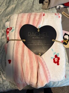 Rachel Floral Pink & White Plush Flannel Blanket